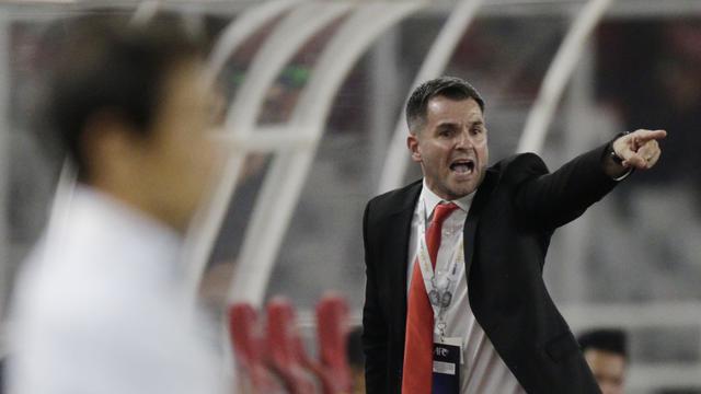 Trước khi đấu Việt Nam, HLV Indonesia có thể mất việc