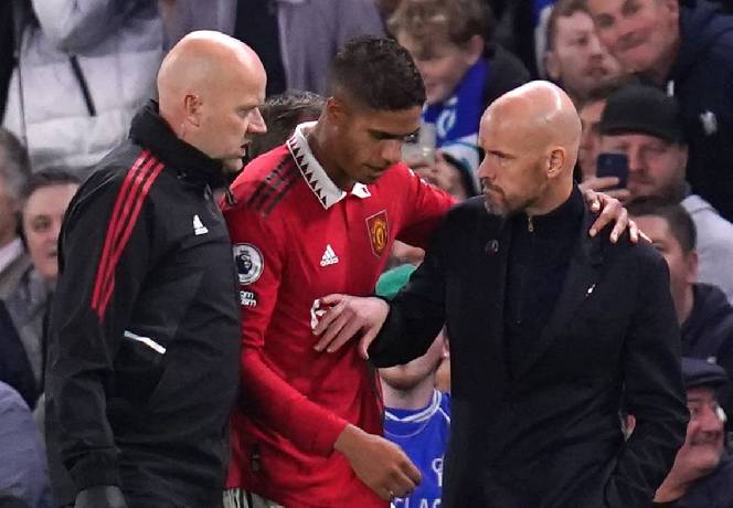 Sau Ronaldo, thêm cựu sao Real bất mãn với Ten Hag