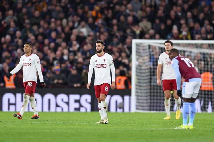 Bruno Fernandes nổi cáu 'vô lý' với đồng đội dù MU giành chiến thắng Aston Villa