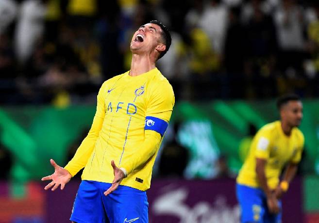 Ronaldo bỏ lỡ cơ hội khó tin, Al Nassr bị loại khỏi cúp C1 châu Á 
