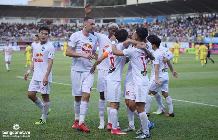 BXH V-League cập nhật mới nhất tối 12/4: HAGL bỏ xa phần còn lại