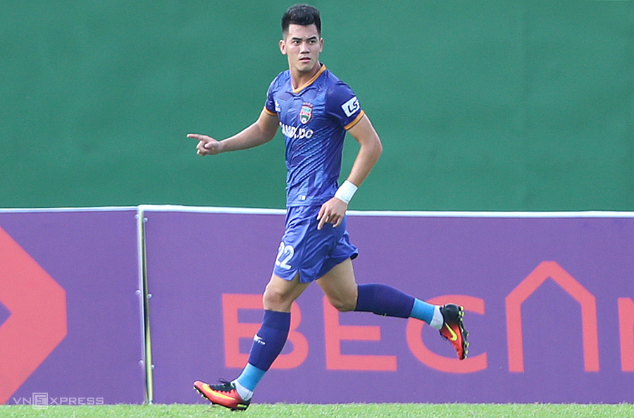 Tiến Linh nén đau ra sân, ghi bàn gây ấn tượng HLV Park Hang-seo