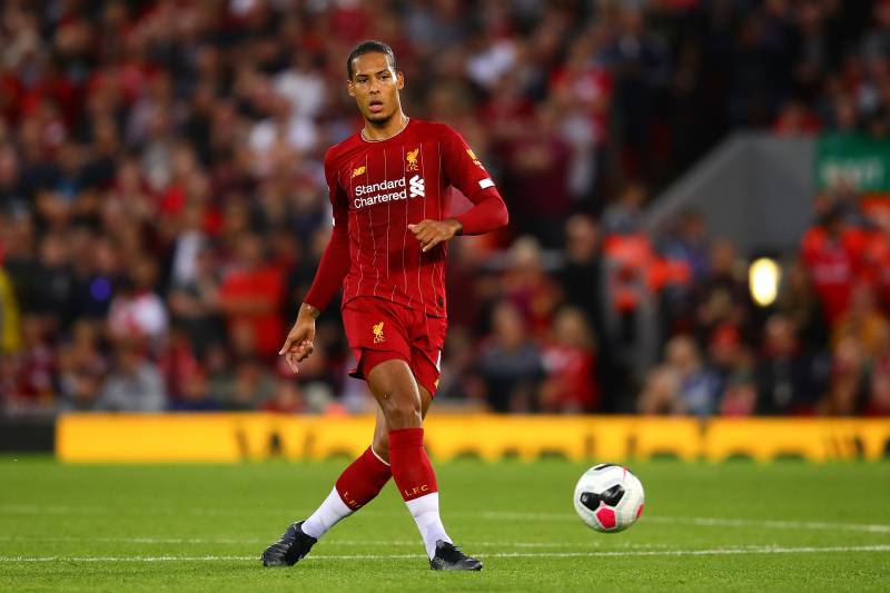 Virgil van Dijk gia hạn hợp đồng, hưởng lương cao nhất Liverpool