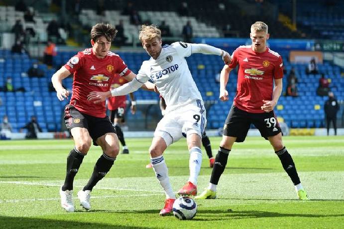 Soi kèo phạt góc MU vs Leeds, 18h30 ngày 14/8
