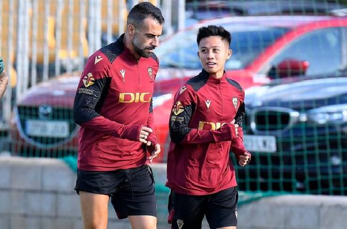 Thần đồng U23 Việt Nam rời châu Âu về nước