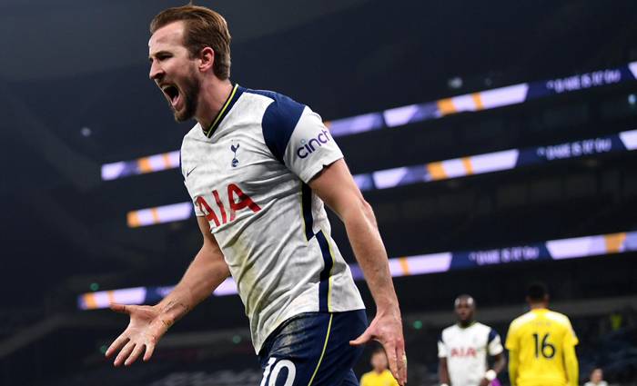 Harry Kane cân bằng kỷ lục của hai huyền thoại Ngoại hạng Anh