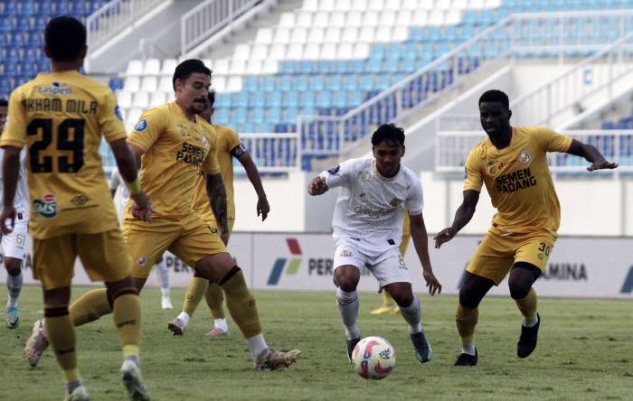 Nhận định, soi kèo Arema vs Semen Padang, 15h30 ngày 15/2: Ám ảnh xa nhà