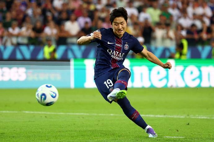 Lee Kang In đi vào lịch sử sau khi giành siêu cúp châu Âu