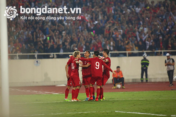 Việt Nam 1-0 UAE: Si&ecirc;u phẩm của Tiến Linh đưa Việt Nam l&ecirc;n đỉnh bảng G