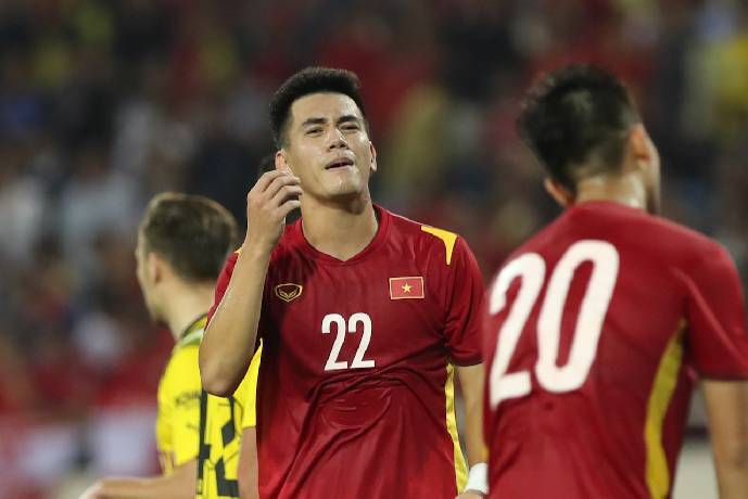 Chờ tuyển Việt Nam 'đ&aacute; thật' dưới thời HLV Troussier