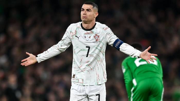 Ronaldo đối mặt nguy cơ bị treo giò tại World Cup 2026 sau tấm thẻ đỏ lịch sử