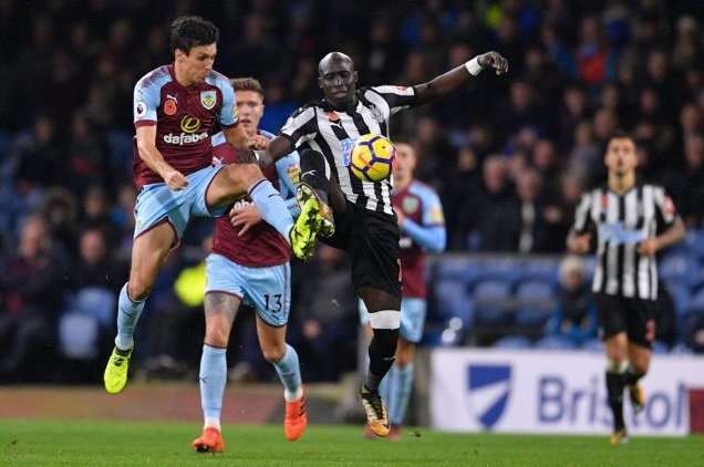 Nhận định b&oacute;ng đ&aacute; Burnley vs Newcastle, 22h ng&agrave;y 14/12: Ch&igrave;m trong khủng hoảng