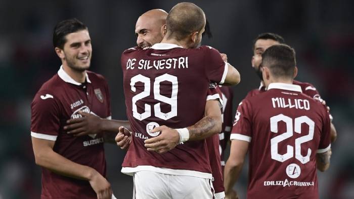 Soi kèo phạt góc Torino vs Lecce, 01h00 ngày 17/2