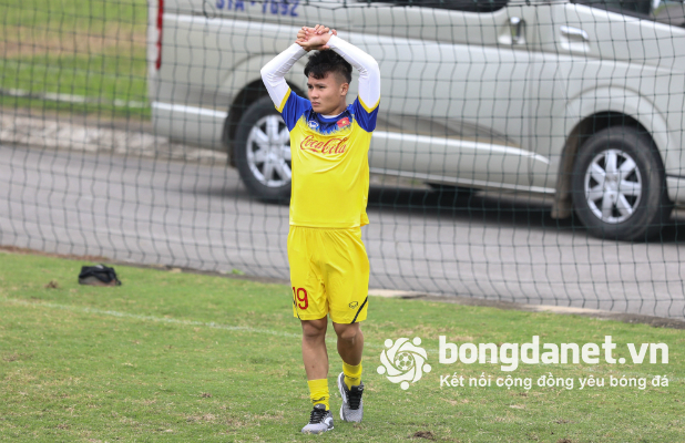 Quang Hải bất ngờ chấn thương và hành động của thầy Park