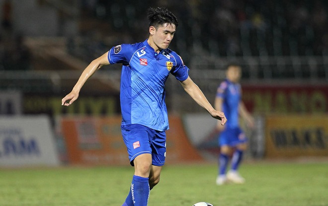 Cựu HLV trưởng ĐT Việt Nam 'bảo vệ' Tấn Sinh trước tâm bão