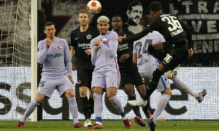 Bản tin sáng 15/4: Barca bị loại đầy cay đắng; UEFA 'sờ gáy' Atletico?