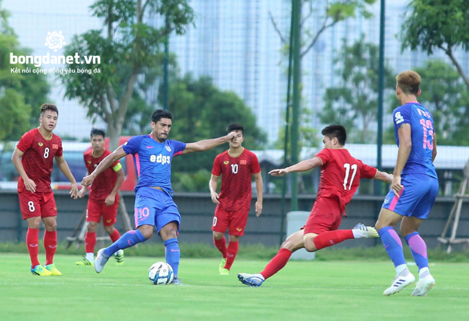 Học trò thầy Park nhận cơn mưa lời khen từ đối thủ