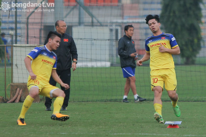 Tin đội tuyển bóng đá Việt Nam ngày 15/11: Công Phượng nhận 'mật chỉ' trước trận gặp Thái Lan