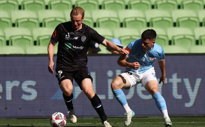 Soi kèo phạt góc Melbourne City vs Auckland, 15h35 ngày 16/1