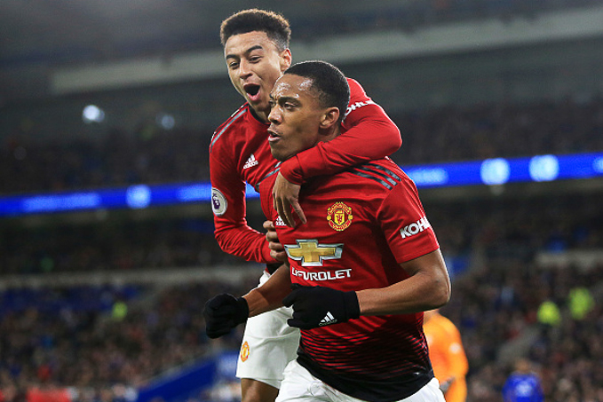 Man United mất hai trụ cột tới gần 1 tháng