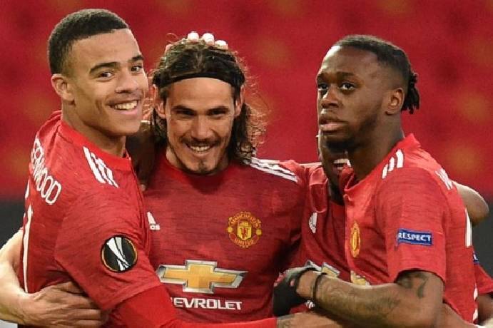 Cavani lập mốc ấn tượng tại Cúp châu Âu