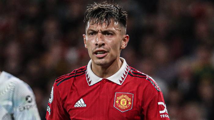 Thống kê giúp Ten Hag thở phào khi không có Lisandro Martinez