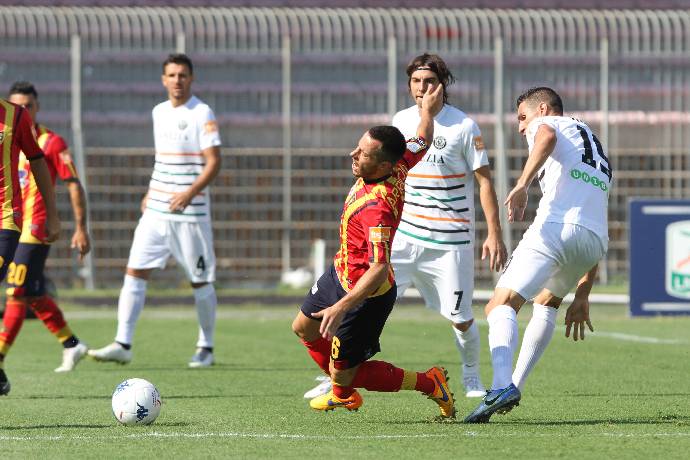 Soi kèo phạt góc Venezia vs Lecce, 1h45 ngày 18/5