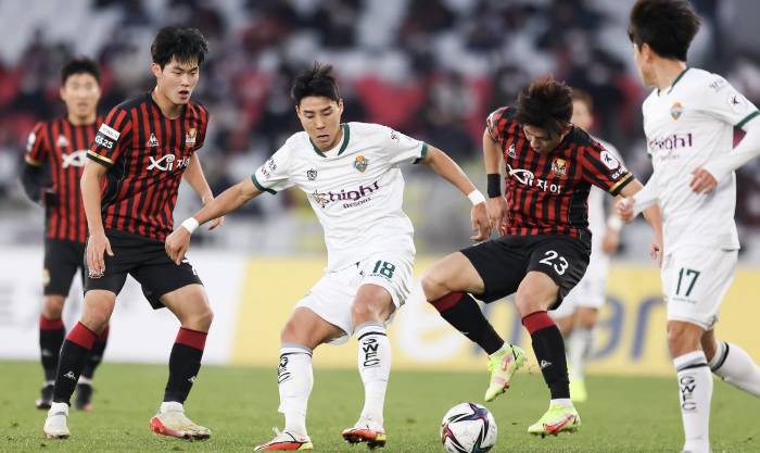 Nhận định, soi kèo FC Seoul vs Gangwon FC, 17h30 ngày 17/6: Đội khách lún sâu