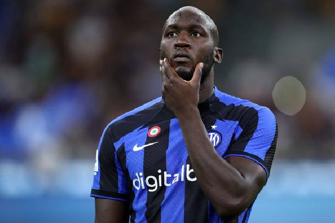 Lukaku nhận cái kết đắng vì bắt cá hai tay