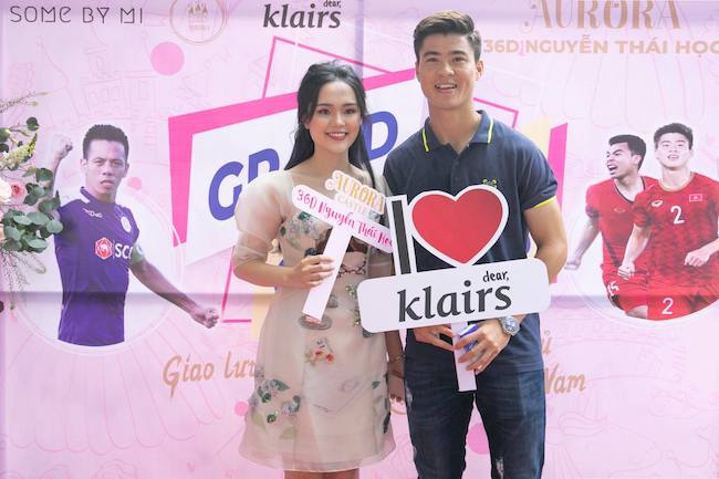 Duy Mạnh rạng ngời ngày vợ tương lai làm ăn lớn