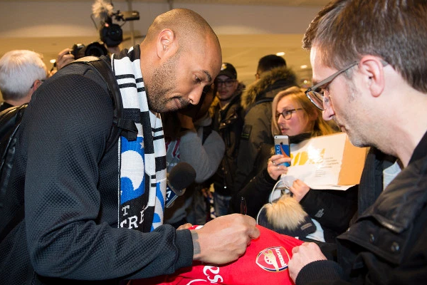 HLV Thierry Henry chính thức thoát cảnh thất nghiệp