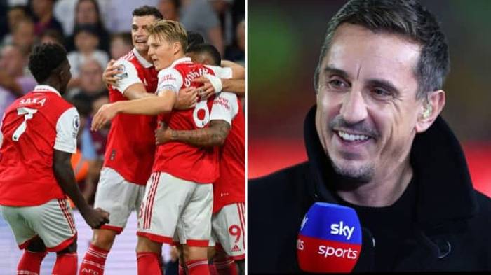 Gary Neville: 'Điều Arsenal làm giỏi nhất là tuột xích vào cuối mùa'