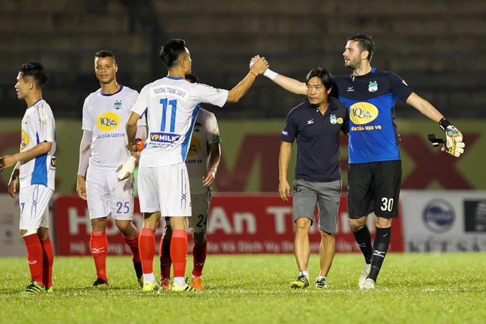 Thủ môn giá 12 tỷ tiết lộ lý do âm thầm rời HAGL