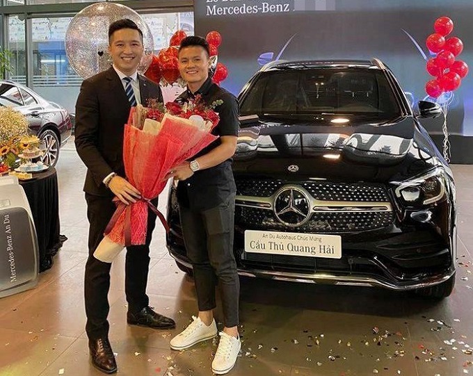 V.League 2020 tạm nghỉ, Quang Hải tranh thủ tậu xế hộp 