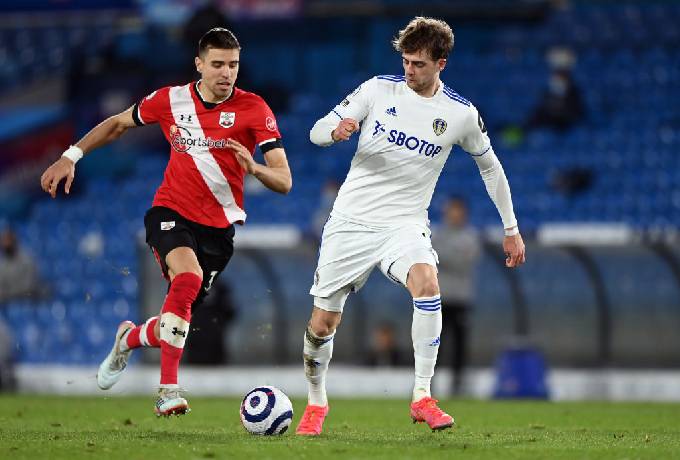 Soi kèo phạt góc Southampton vs Leeds, 0h00 ngày 19/5