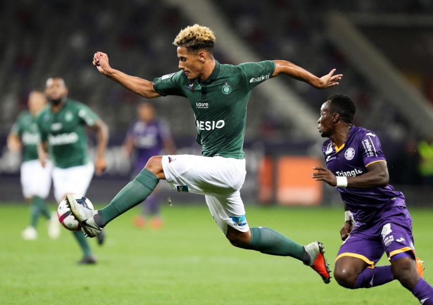 Arsenal có bản hợp đồng đầu tiên mùa chuyển nhượng