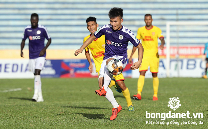 Quang Hải nói gì khi tái hiện siêu phẩm sút phạt?