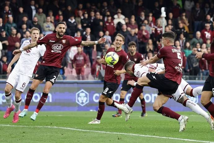 Soi kèo phạt góc Salernitana vs Torino, 23h30 ngày 18/9