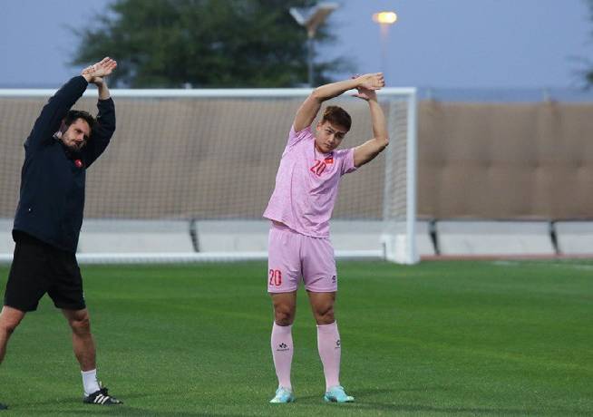 Sau tập riêng, Bùi Hoàng Việt Anh vẫn bỏ ngỏ khả năng ra sân gặp Indonesia