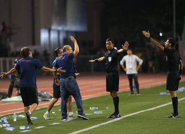 Tuyển Việt Nam đứng trước nguy cơ mất HLV Park Hang Seo ở AFF Cup 2020