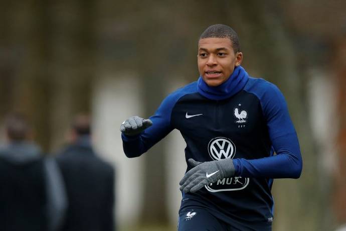 Chelsea bỏ lỡ Mbappe chỉ vì 17 nghìn bảng Anh