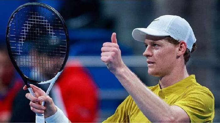 Jannik Sinner thắng ‘thần tốc’ ở trận ra quân Qatar Open 2026
