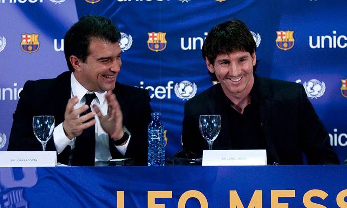 Chủ tịch Joan Laporta công khai hứa giữ Lionel Messi 