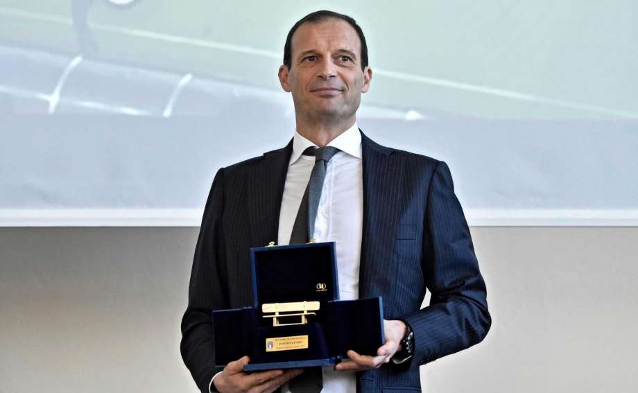 HLV Max Allegri chia tay Juventus vào cuối mùa