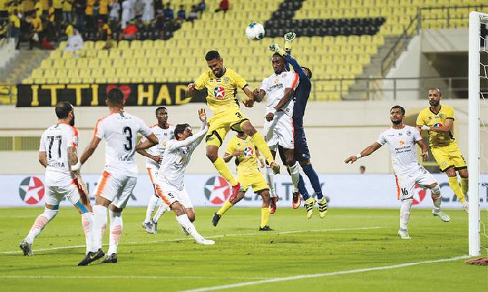 Kèo xiên thơm nhất hôm nay 19/12: Al Dhafra vs Ajman