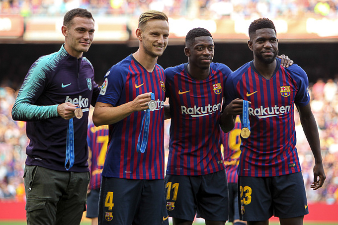 Barca nhận cả tin vui và buồn ở hàng thủ trược đại chiến Lyon