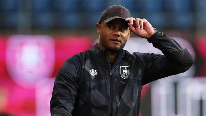 2 đại gia nước Anh liên tục mời chào, HLV Kompany tỏ rõ thái độ