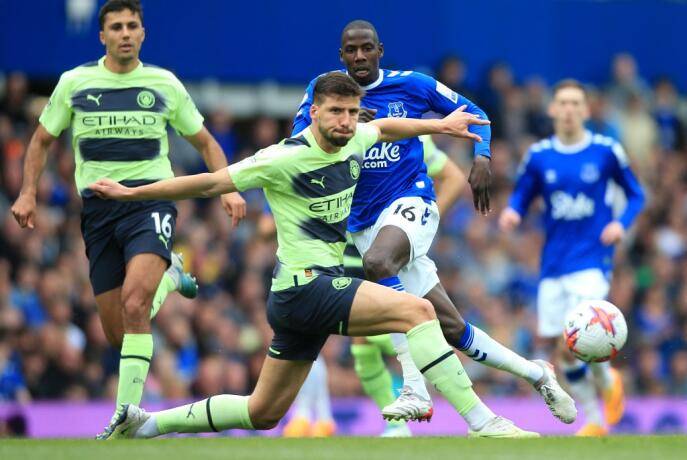 Siêu máy tính dự đoán Everton vs Man City, 21h00 ngày 19/4