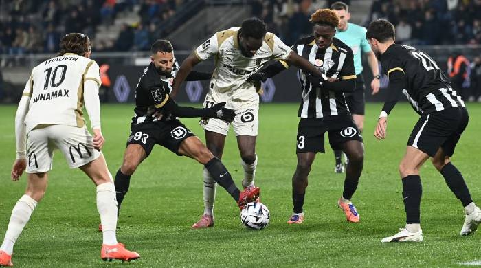 Soi kèo góc RC Lens vs Angers, 2h45 ngày 21/03