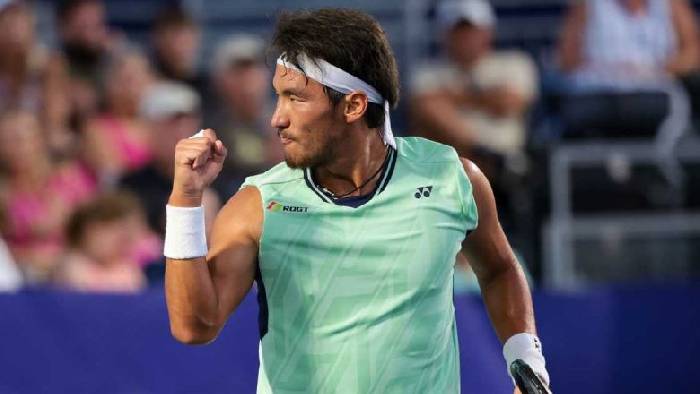 Tay vợt Trung Quốc thắng sốc Tsitsipas ở vòng 2 Winston-Salem Open